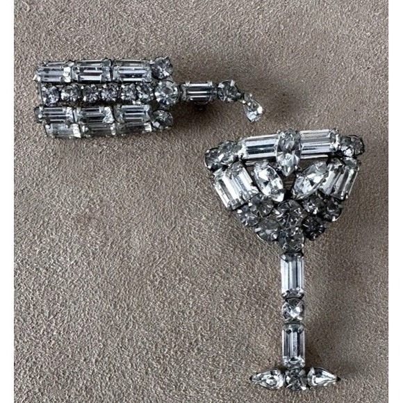 The Unbranded Brand Jewelry - Vtg Unsigned Weiss Rhinestone Cocktail Glass & Shaker Brooch Pin Set Estate